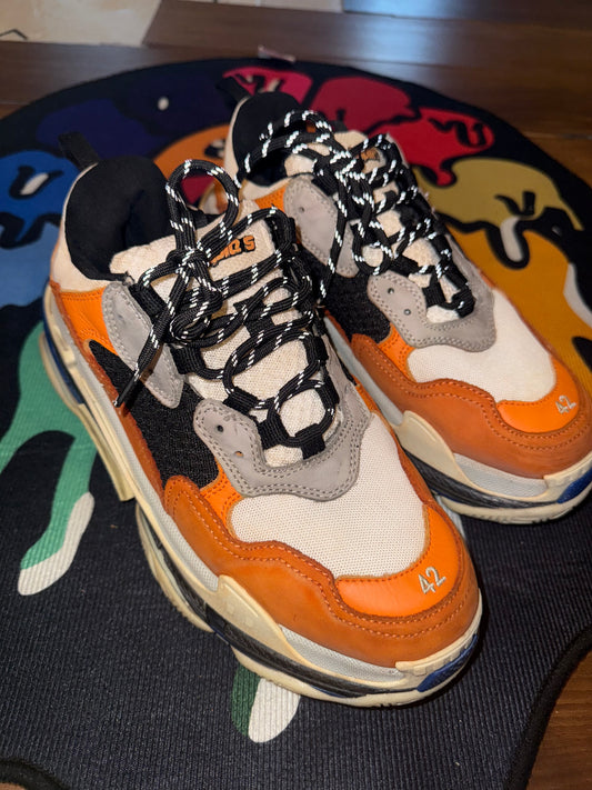 Size 42/9 Balenciaga Triple S