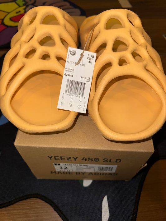 Size 12m Yeezy slides